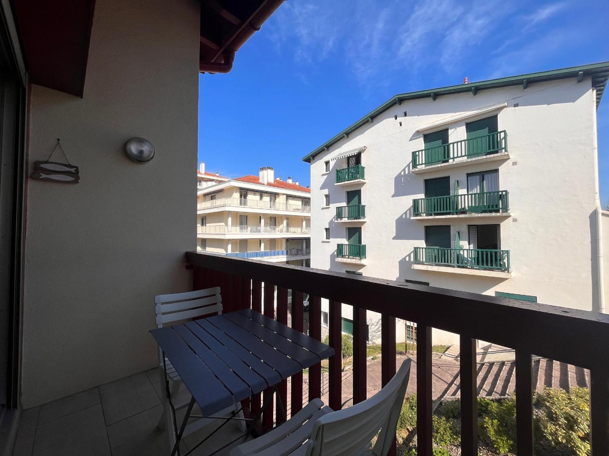 Studio Mezzanine A 100M De La Plage Avec Balcon, Apercu Mer Et Parking - Saint-Jean-De-Luz - Fr-1-239-576 Apartman Kültér fotó